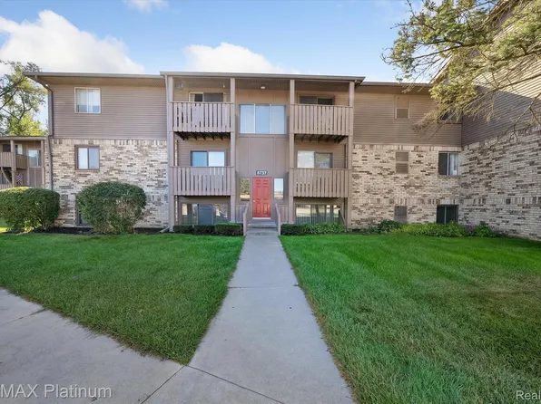 8737 Green Willow St APT 11, Brighton, MI 48116