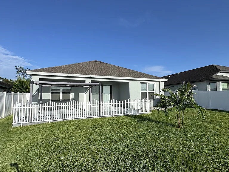 484 Old Windsor Way — Photo 40