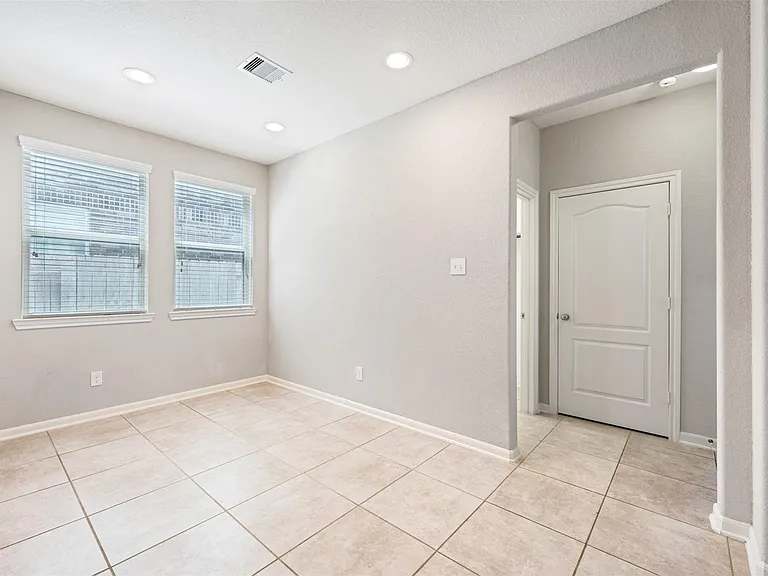 3009 Wedgewood Bay Ct — Photo 12