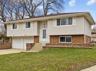 1512 Chatham Ct, Schaumburg, IL 60193