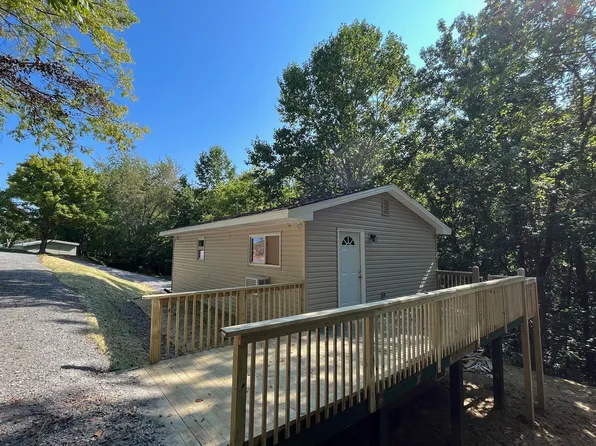 718 Mount Vernon Rd, Bethpage, TN 37022