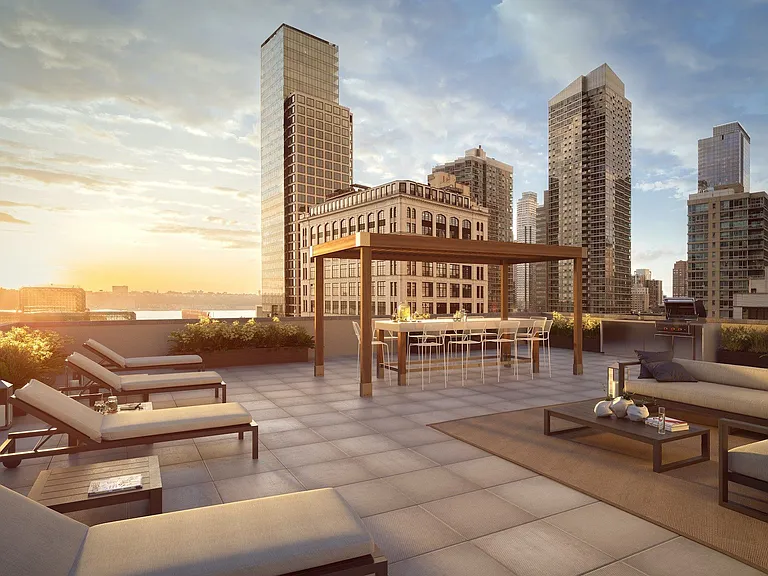 445 W 35th St #2M — Photo 12