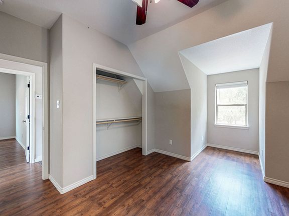 4th image of 226 Lynn Dr #A