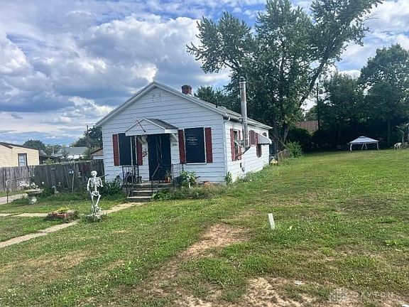 3rd image of 2124 Lodell Ave