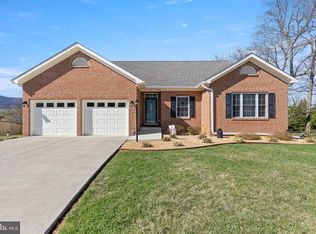 201 Peach Tree Ct, Front Royal, VA 22630