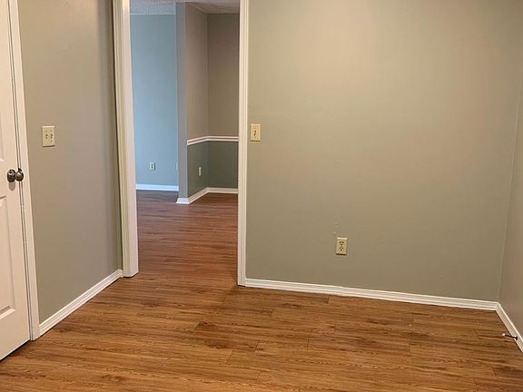 4th image of 2640 E Kantz Dr