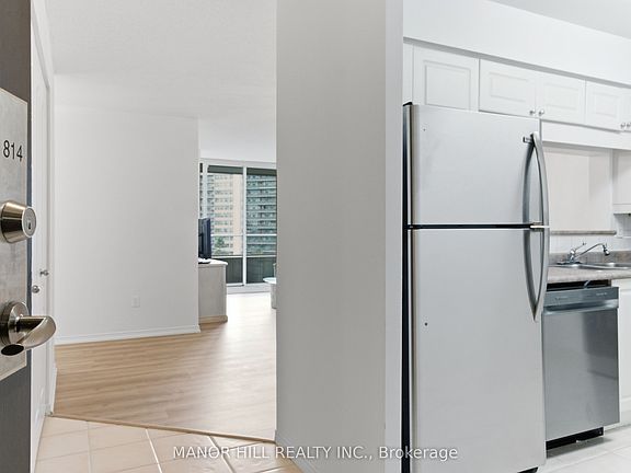 5th image of 11 Townsgate Dr #814