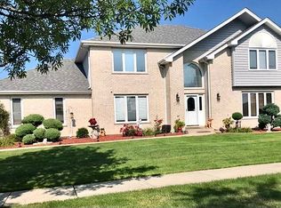 1033 Glenmore Cir, Lockport, IL 60441