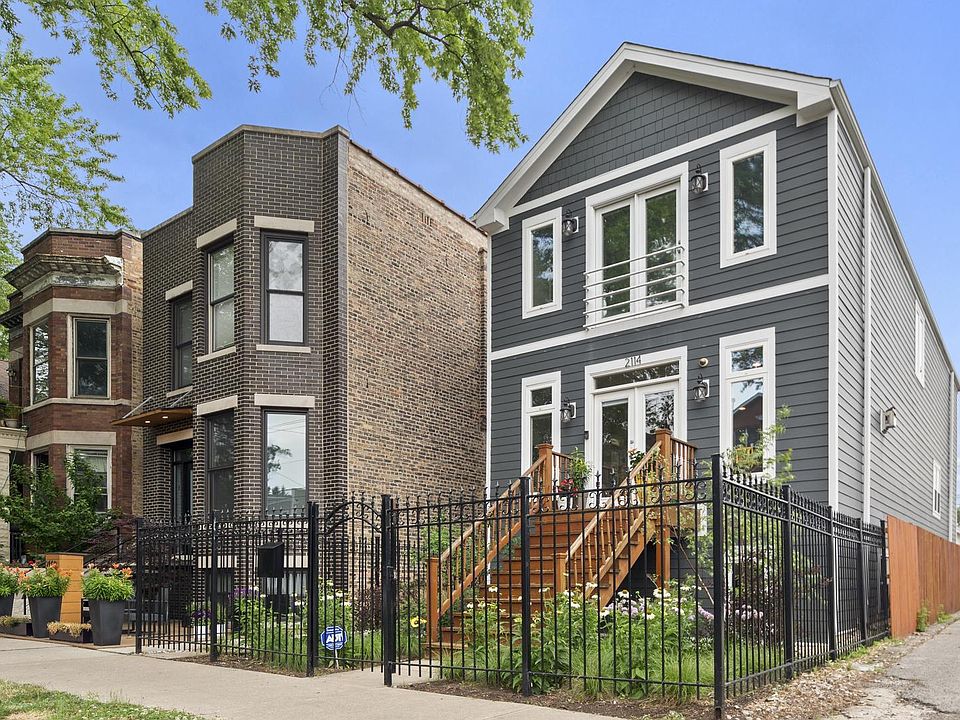 1st image of 2114 W Wellington Ave