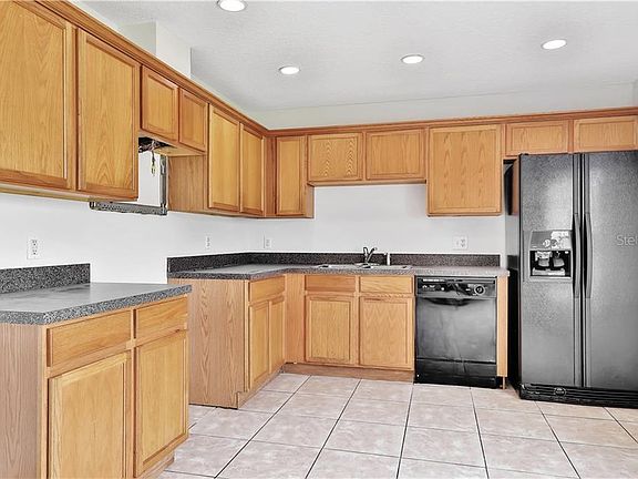 4th image of 943 Burland Cir