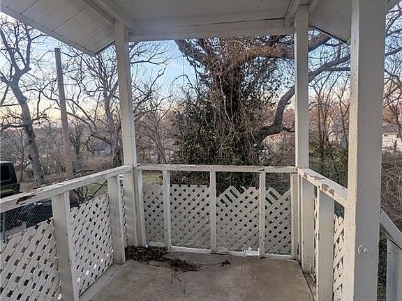 2nd image of 4858 Washington Ave