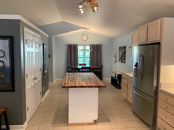 5th image of 1585 Silver Oak Cir