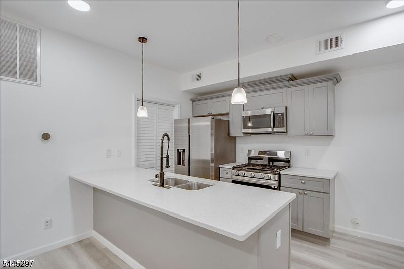 1st image of 500 S 18th St #1