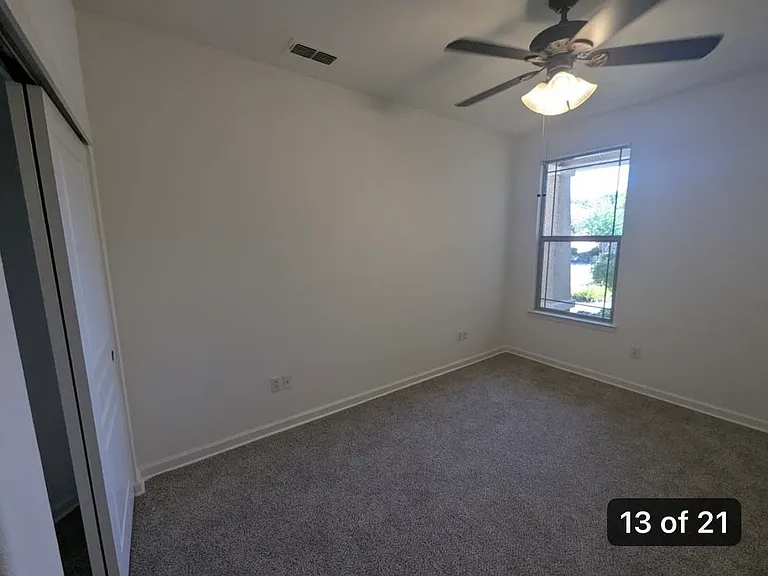 884 Wagon Wheel Ln — Photo 16