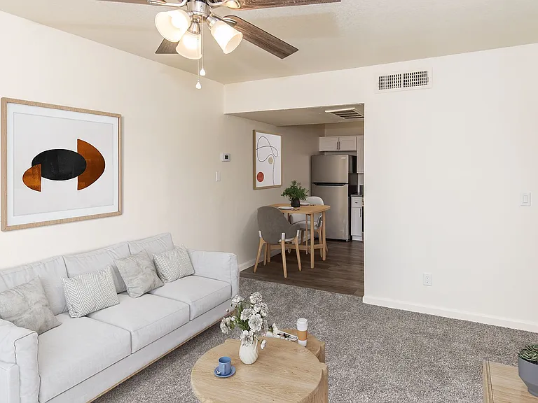 Garden Plaza Apartments — Photo 38