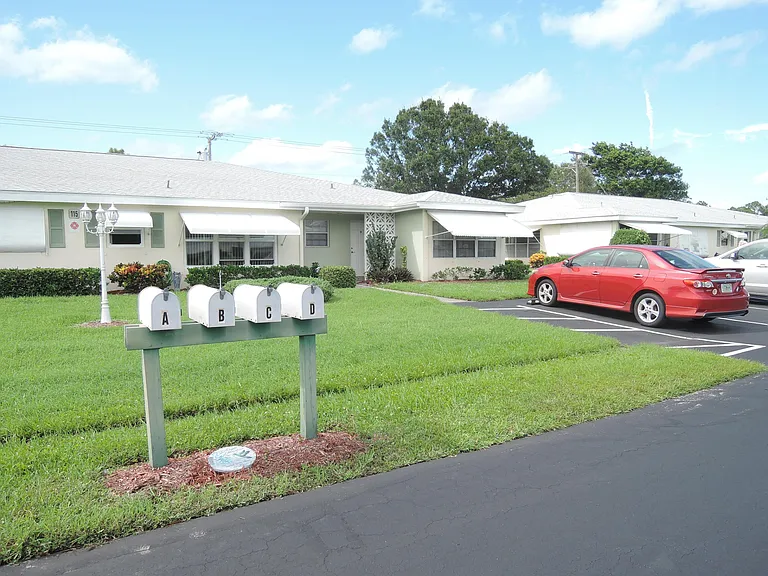 115 Lakes End Dr #D — Photo 1