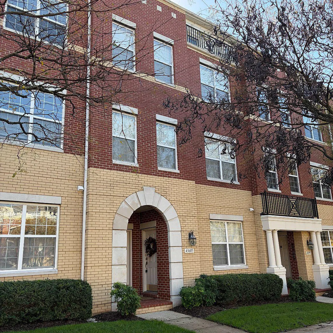 3 bed, 2.5 bath, 1600 sqft, $2,850 — Photo 1
