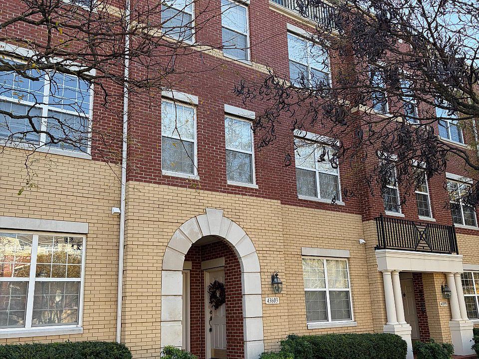 1st image of 43603 McDowell Sq