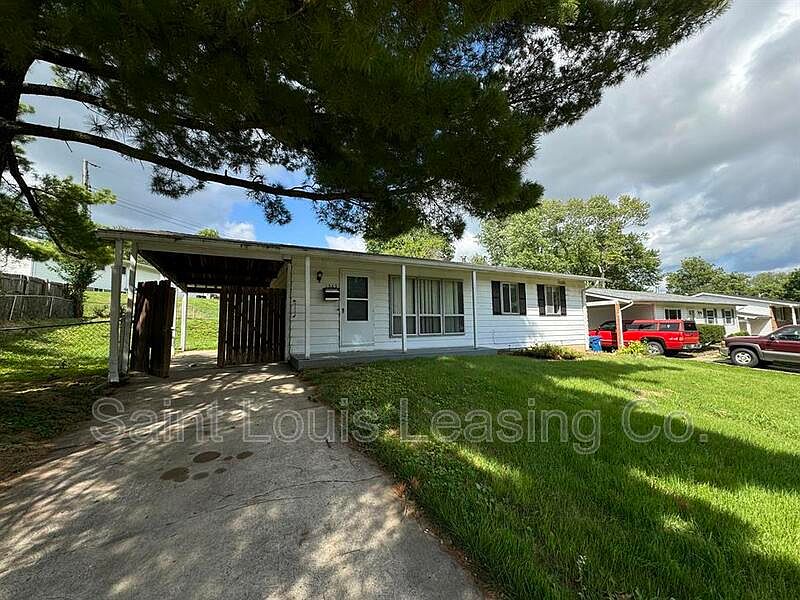 1st image of 1569 Ville Angela Ln