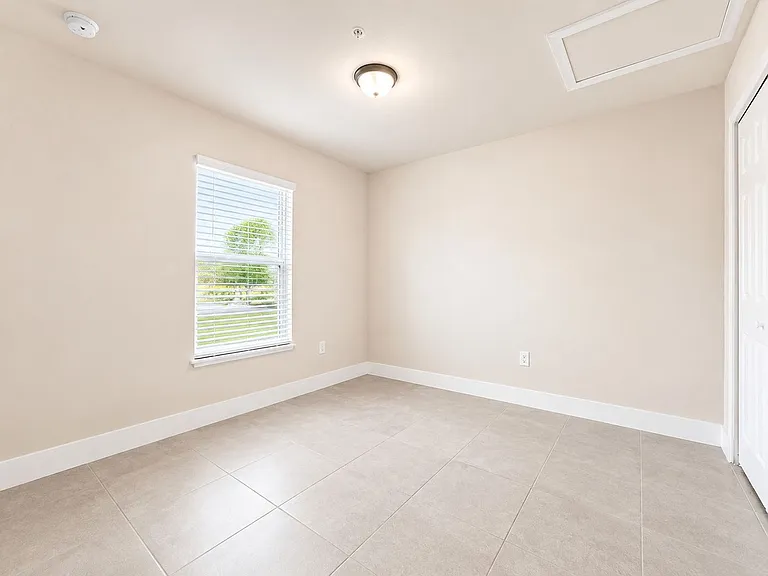 1631 SW 1st Ave — Photo 9