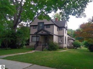 509 6th St, Traverse City, MI 49684