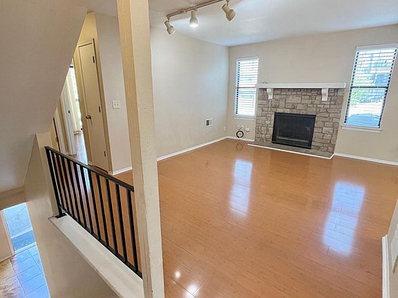5th image of 1919 W Lawrence Ct