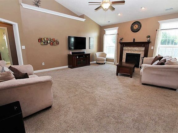 3rd image of 4408 Regatta Dr