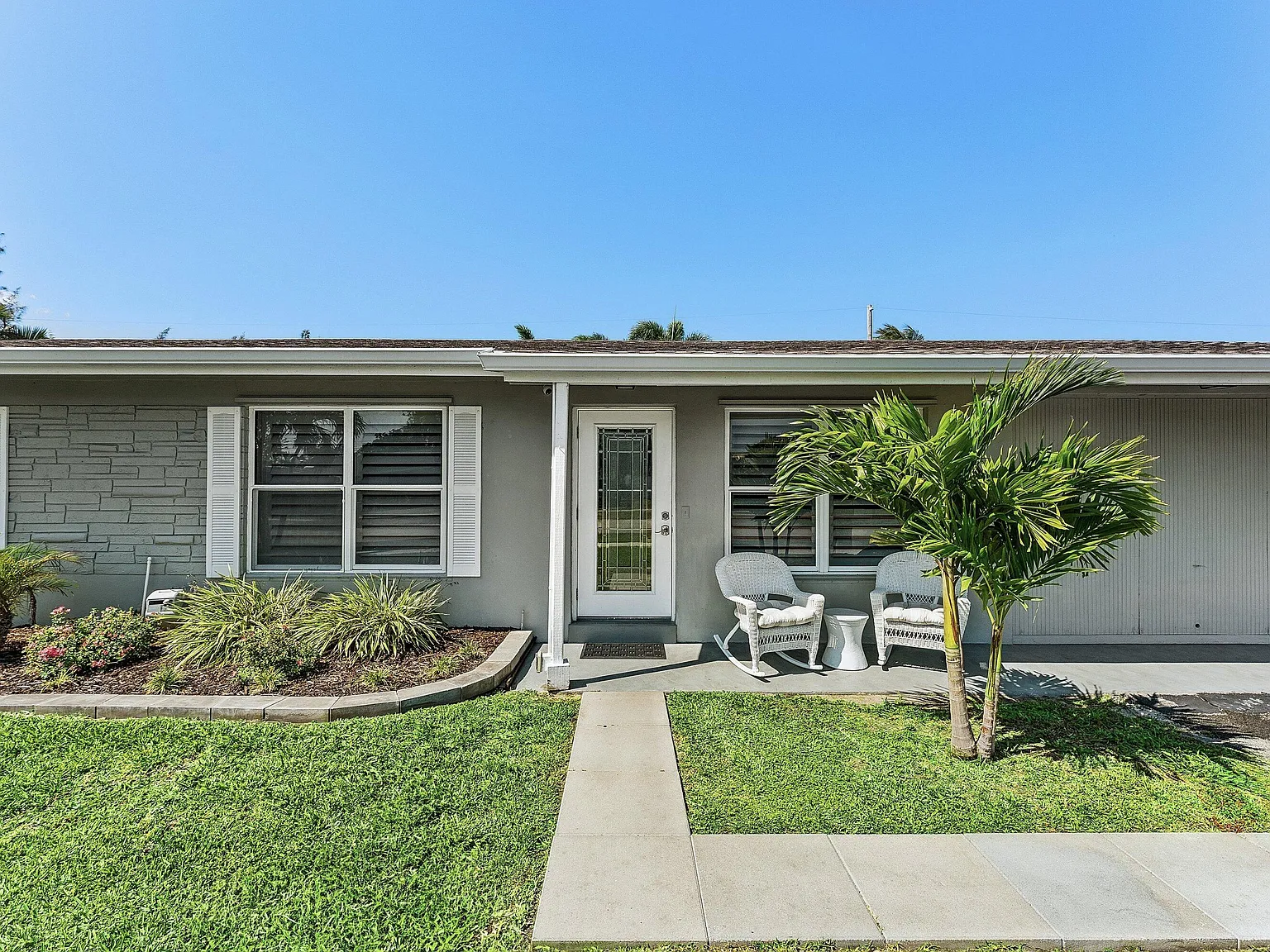 3 bed, 2.0 bath, 1925 sqft, $4,200 — Photo 4