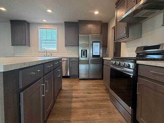 3rd image of 22418 Cedar Dr