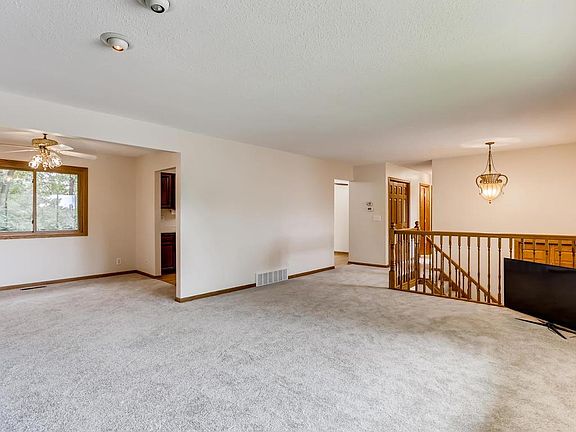 5th image of 2400 Teakwood Dr E