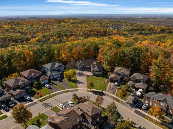 61 White Elm Rd, Barrie, ON L4N 0E5