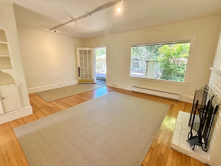 23 Sycamore Ave — Photo 6