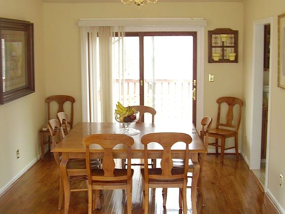 Dining Room (Main)