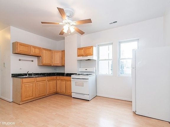 3rd image of 912 N Ashland Ave Ste 2B