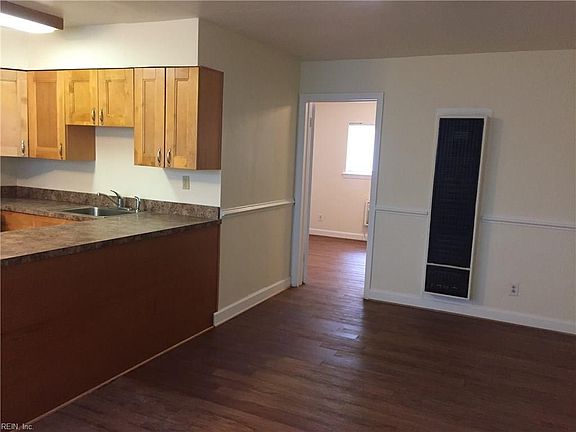 2nd image of 2065 E Ocean View Ave APT 3