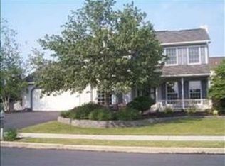 825 Clubhouse Dr, Mechanicsburg, PA 17050