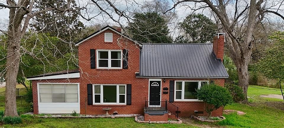 1st image of 200 Highland Dr