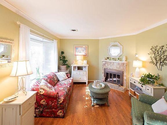 2nd image of 8112 Provincetown Dr
