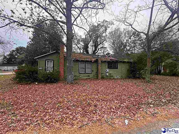 2nd image of 153 E Pine St