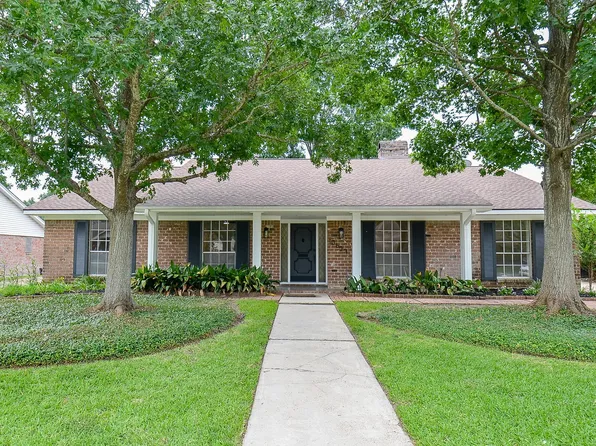 10623 Longmont Dr, Houston, TX 77042