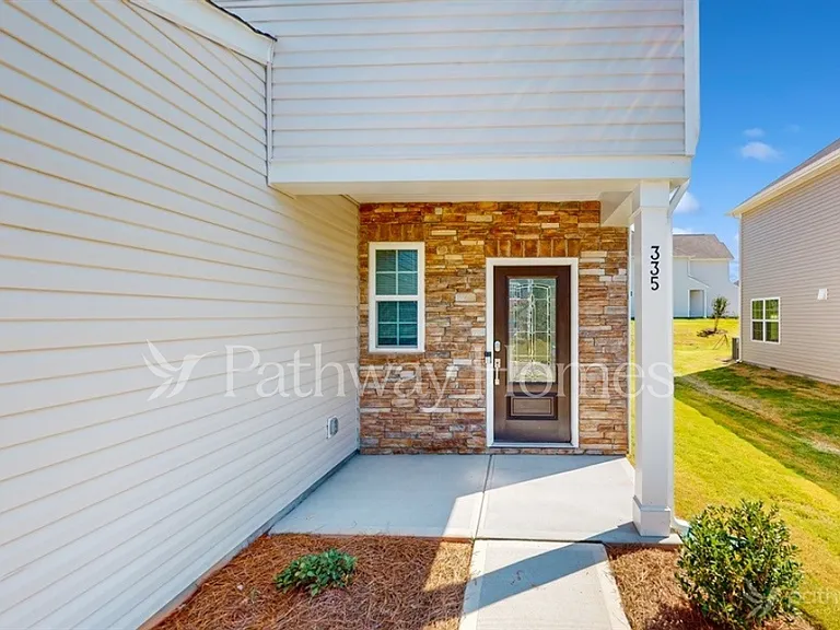 335 Kennerly Center Dr — Photo 2