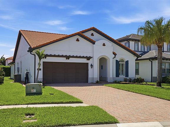 3rd image of 10692 ROYAL CYPRESS WAY