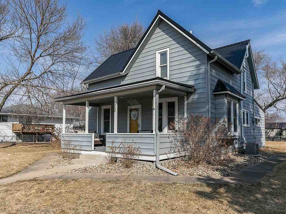 312 E Main St, Hills, IA 52235 Zillow