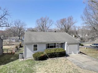 8036 Summit St, Kansas City, MO 64114