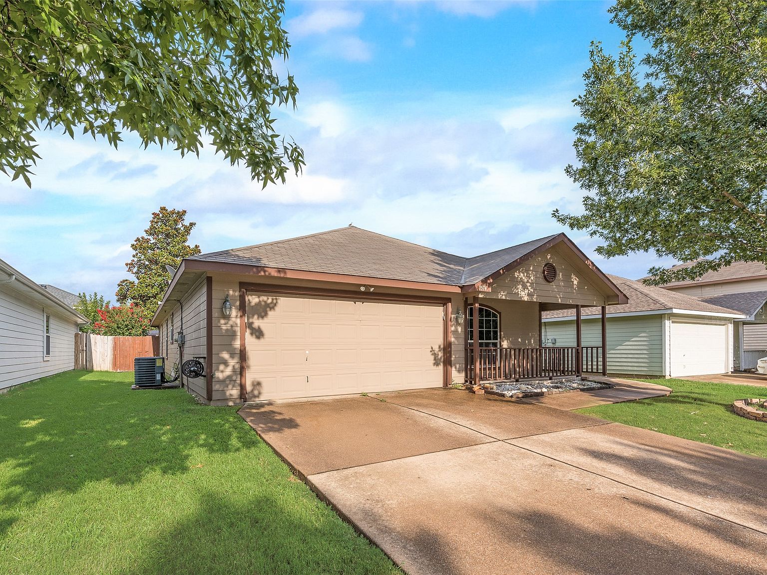 1574 Wildflower Dr, Waxahachie, TX 75165 | Zillow