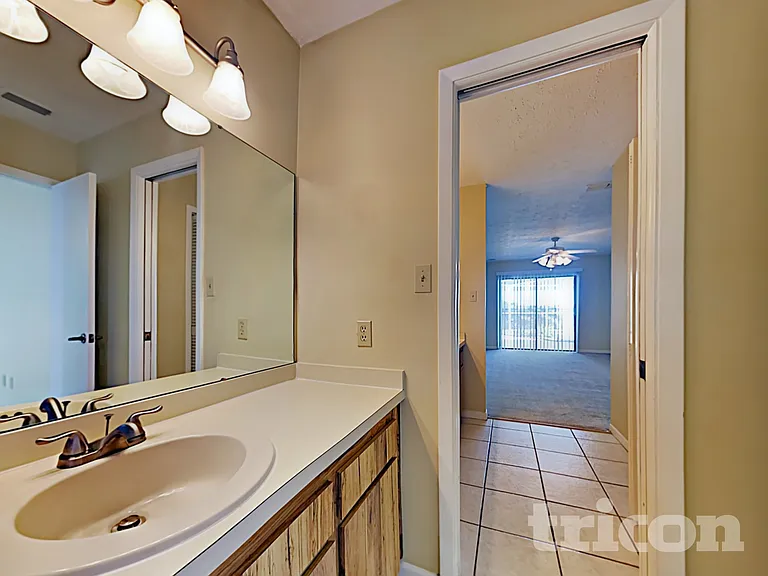 610 Oakmoss Dr — Photo 11