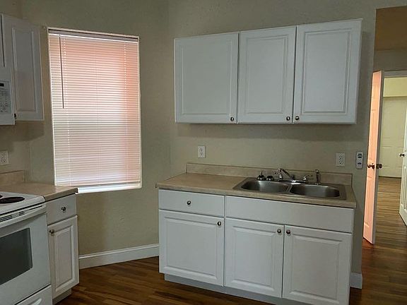 5th image of 2004 Missouri Ave Floor 1