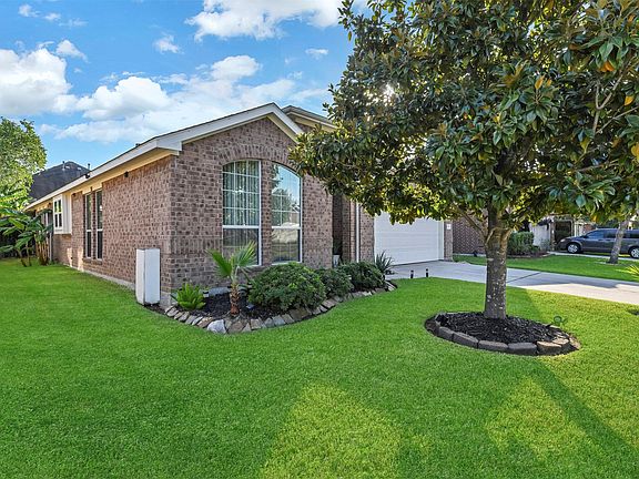2nd image of 21586 Kings Bend Dr