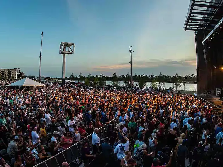 Live Oak Amphitheater - 5 minute Uber