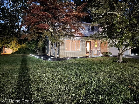 4th image of 20360 Wildhern St